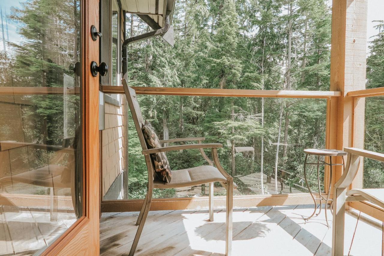 Cobble Wood And Bird Sanctuary Guest Houses Tofino Eksteriør bilde