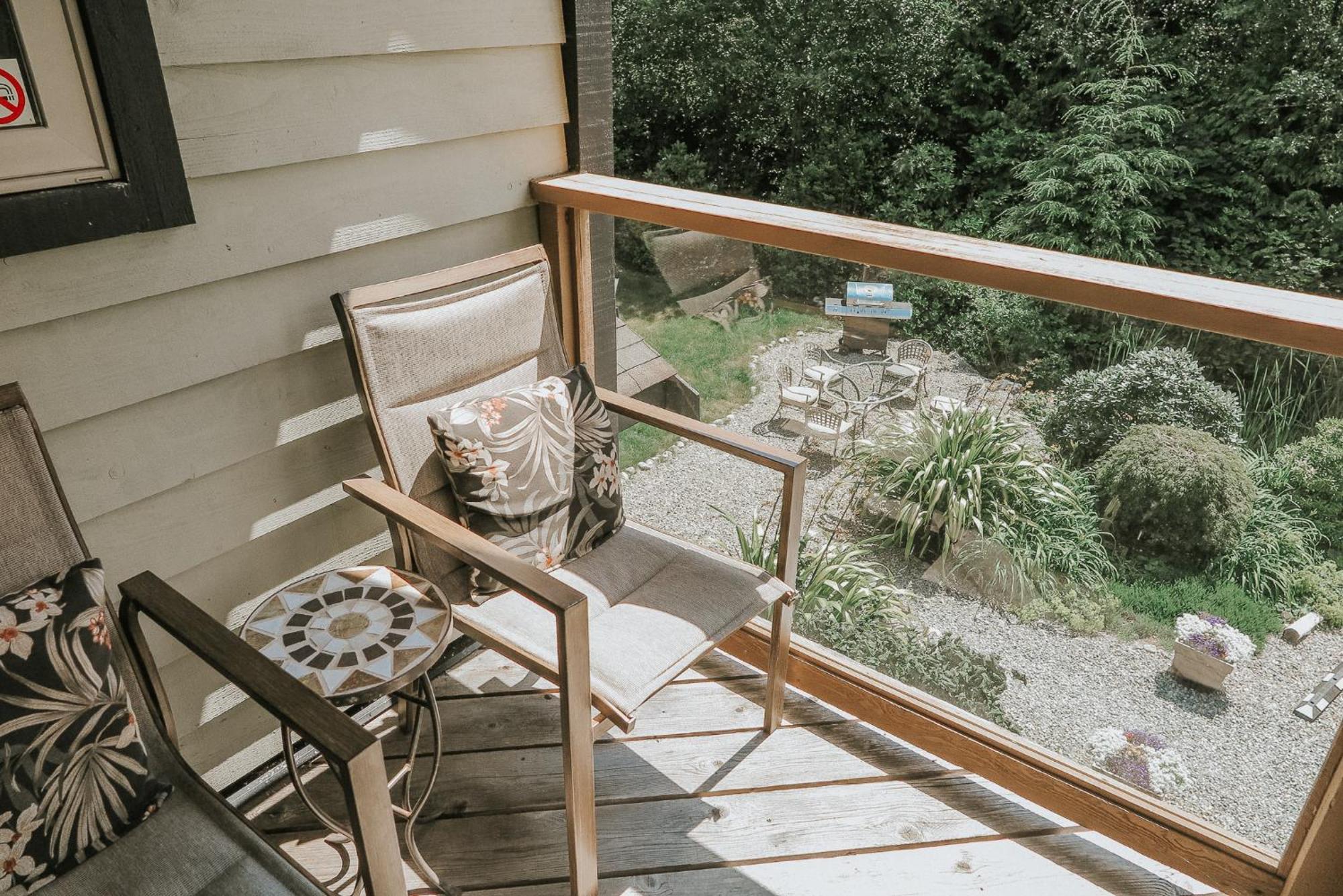 Cobble Wood And Bird Sanctuary Guest Houses Tofino Eksteriør bilde